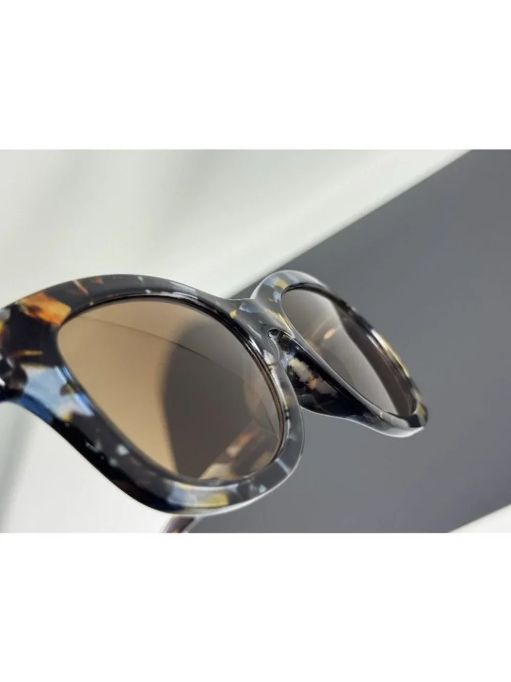 Peepers Center Stage Oversized Reading Sunglasses Blue Quartz +1.50